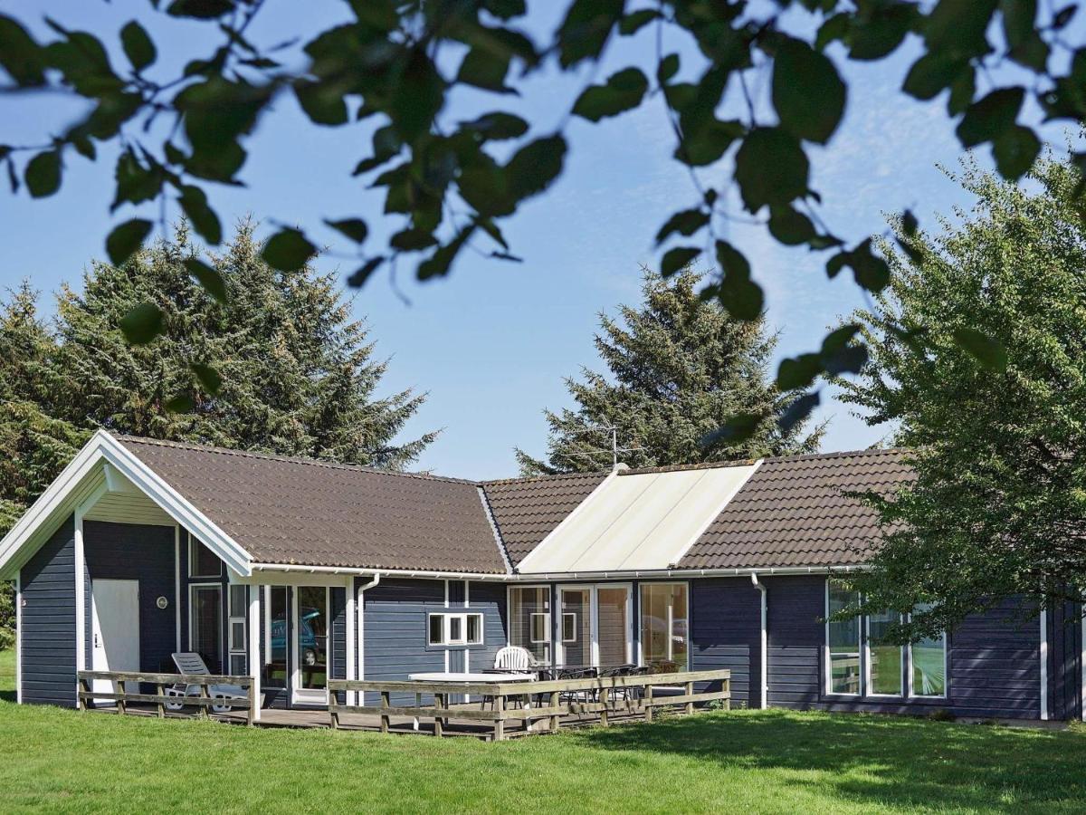 12 Person Holiday Home In Aakirkeby Vester Somarken Buitenkant foto